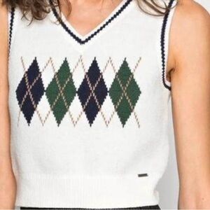 Hollister Cream and Black Knit Sweater